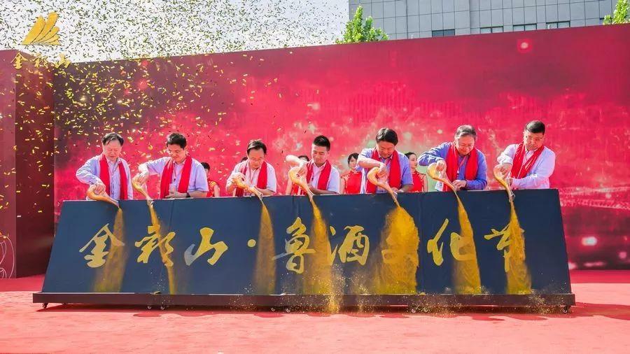 香港最牛三肖四码中特—揭秘背后的真相与风险警示！香港最精准三肖六码官方