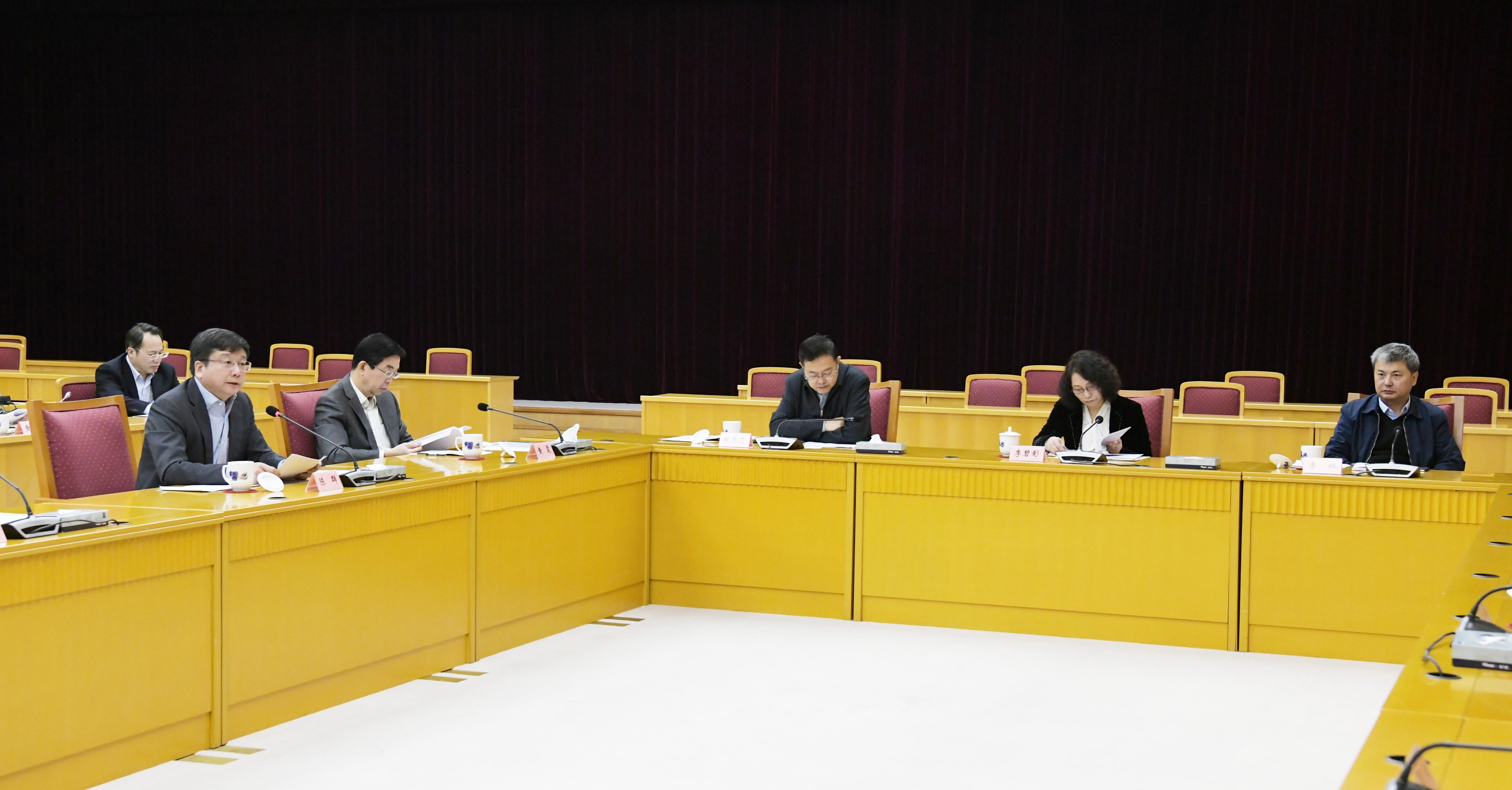 2035年香港今期开奖结果查询，数字化时代的透明与便捷2025港六今晚开奖号码