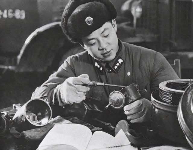 雷锋精神的内幕，一个时代的缩影与传承雷锋ii