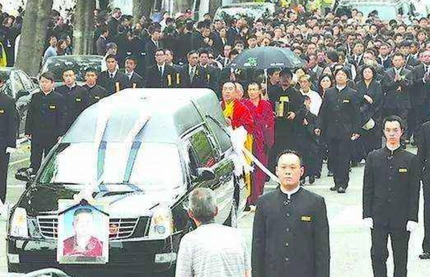 澳门六开彩，今晚的神秘数字与现场直播2025澳门今晚开奖结果