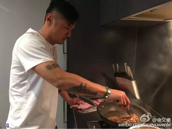 澳门六叔，神秘身份背后的真相揭秘澳门六叔的真实身份是什么样的啊视频播放