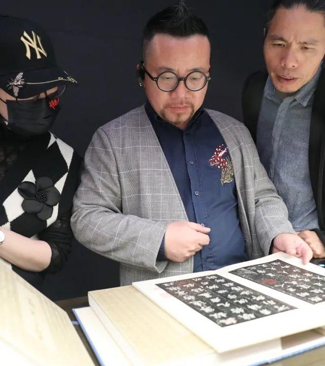 澳门六叔书法艺术，一笔一划的独特魅力有没有澳门六叔的资料